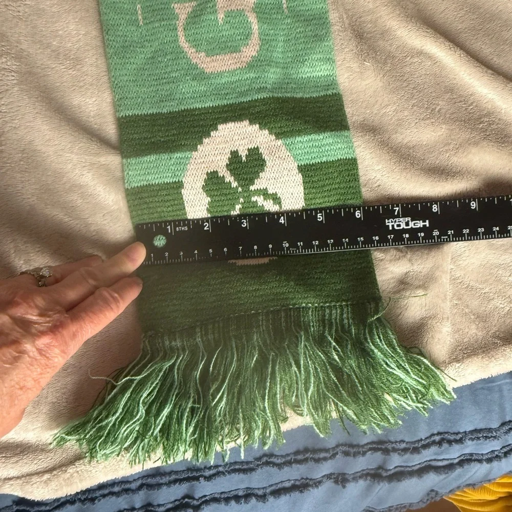 Guinness Official Merchandise Green Shamrock Knit Scarf